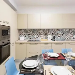 Claremont 1bedroom Apartament